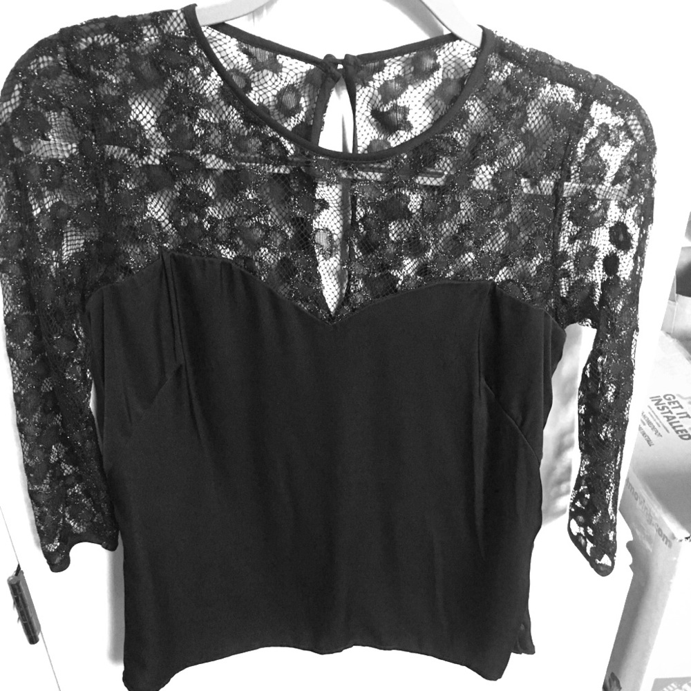 Gorgeous Milly mix media top!
